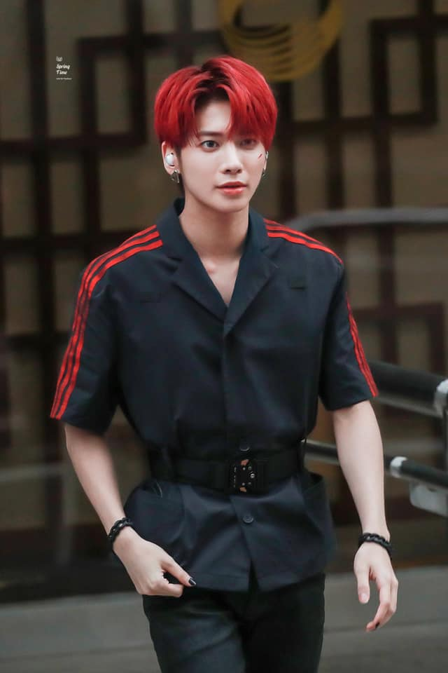 BTS, BTS tin tức, BTS thành viên, EXO, TXT, Stray Kids, Enhypen, BTS visual, V, V BTS, BTS V, BTS nhuộm tóc, BTS tóc đỏ, BTS đẹp trai, BTS nóng bỏng, BTS quyến rũ