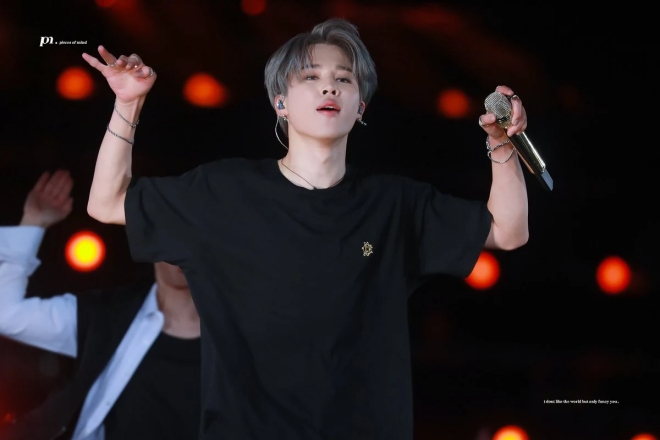 Jimin BTS, ném áo Dior, seoul concert, bts, bts youtube, bts 2019, bts concert, bts thành viên, bts idol, bts jimin