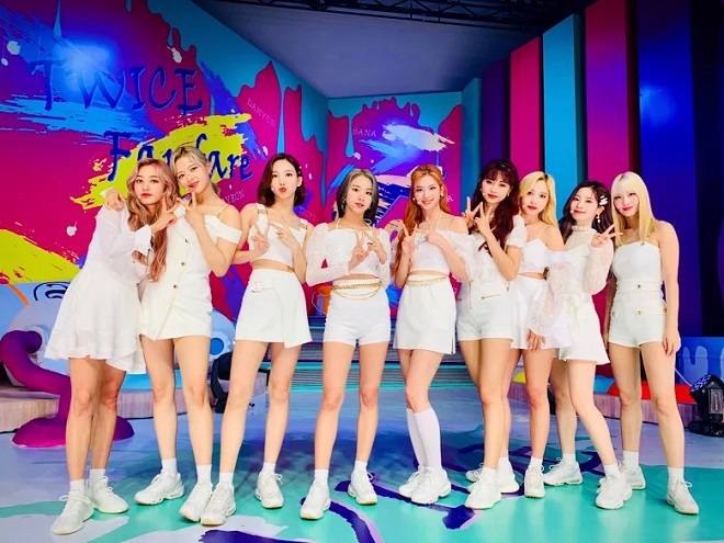 Twice, Twice tin tức, BTS, BTS tin tức, BTS Dynamite, Twice More And More, More & More, Kpop, Twice beyond concert, Twice YouTube, Twice More & More, Twice live