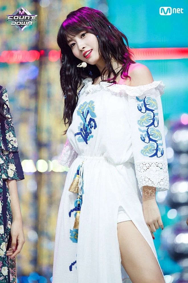 Twice, Momo gợi cảm với trang phục, on stage, Twice momo, Momo Twice, Twice 2020