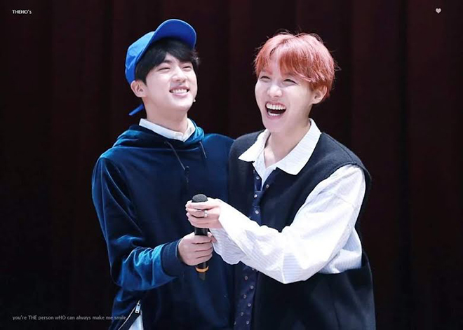 BTS, Jin và J-Hope rủ nhau cụng ly đêm Giáng sinh, J-Hope, Jin, V BTS, Suga, bts