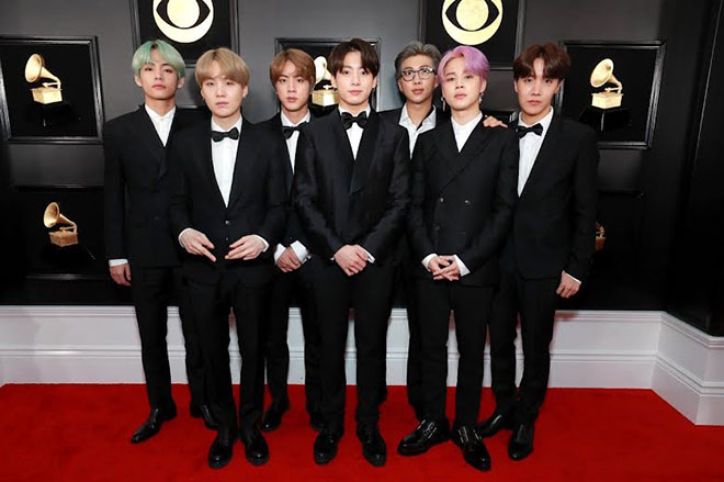 BTS, Trang phục của BTS tại Grammy, BTS trên thảm đỏ Grammy, V BTS, Jungkook, Tin bts