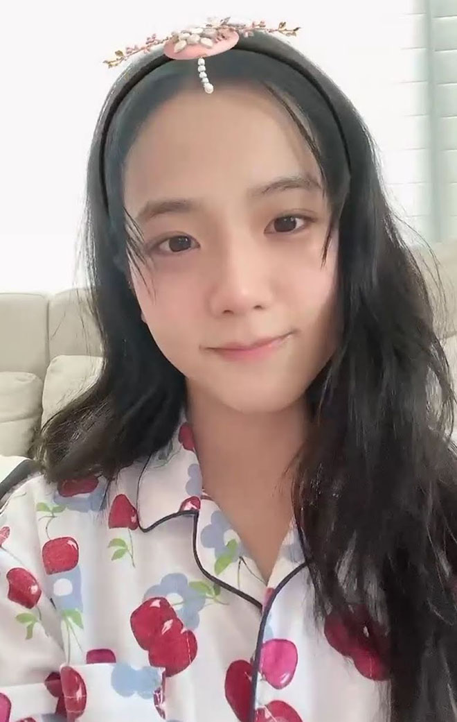 Blackpink, Jisoo, Jisoo mặt mộc, Blackpink tan rã vào sang năm, Jisoo đến Madrid