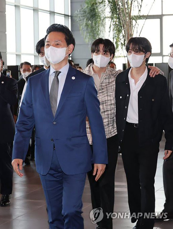 BTS, Tầng 19 toà nhà HYBE trở thành thiên đường, V BTS, Suga, Jimin, RM, Tin bts