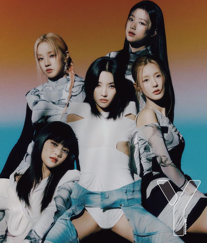 K-pop, Trang phục gây tranh cãi của K-pop nữ, LE SSERAFIM, ITZY, Apink, Tin Kpop