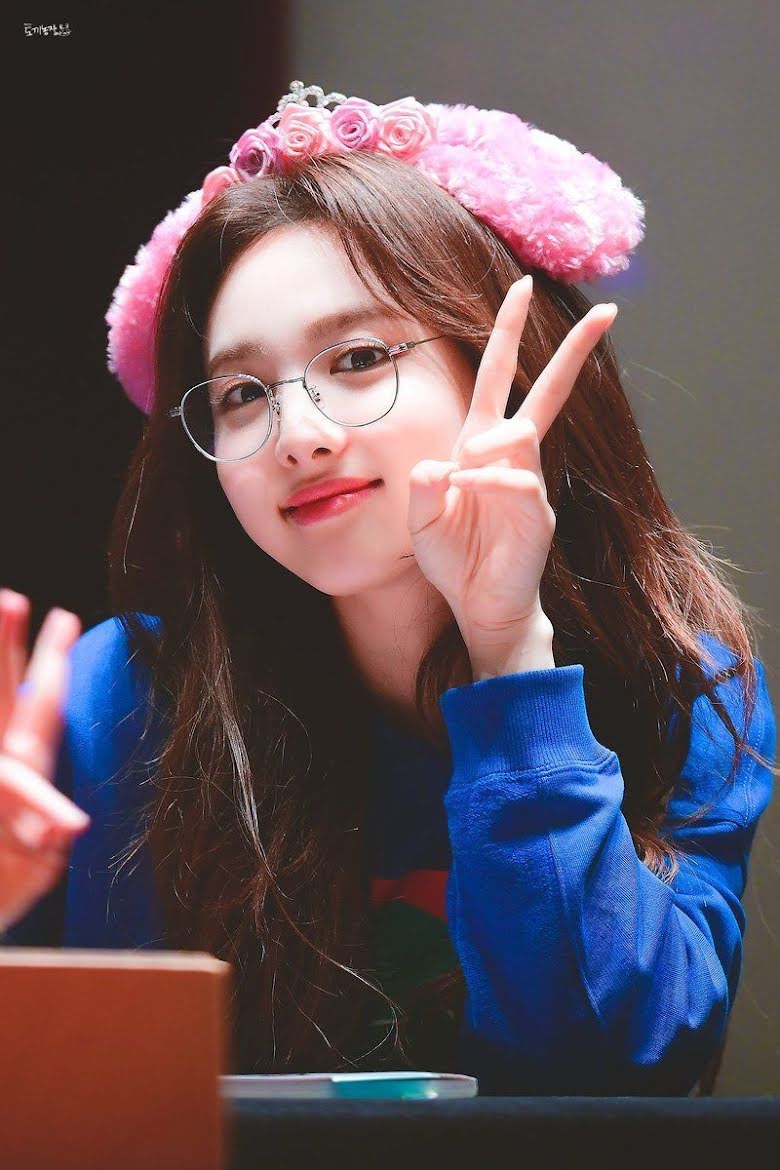 Twice, Cách Twice chăm sóc sức khỏe tinh thần, Dahyun, Nayeon, Momo, Mina, Tin Twice