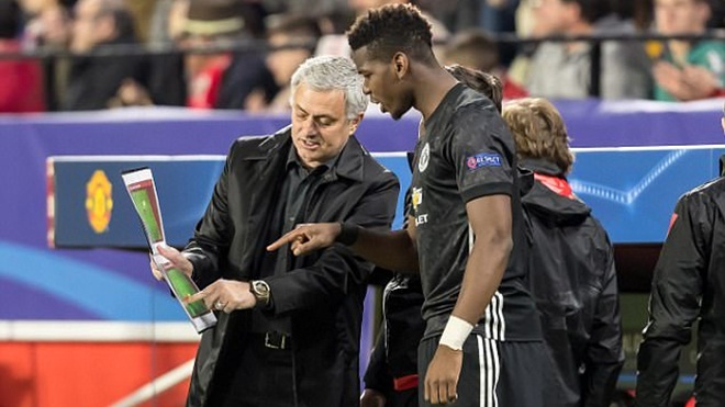 Không phải Pogba, Mourinho mới là vấn đề nghiêm trọng hơn với M.U