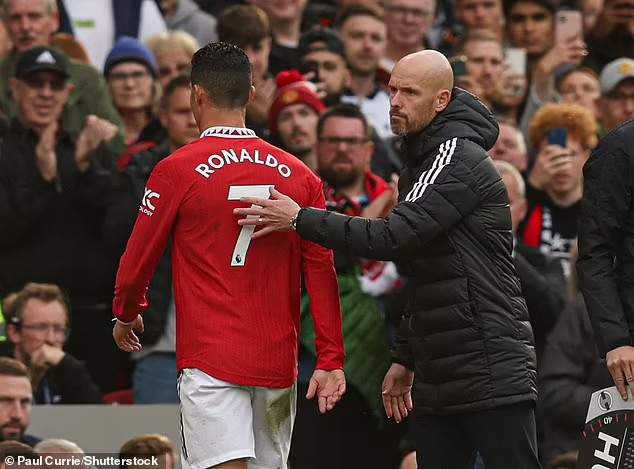 Ronaldo, MU, MU 2-0 Tottenham, Ronaldo bỏ về, Ronaldo bỏ về trước trận, Ten Hag, Kết quả MU vs Tottenham, Tottenham, kết quả Ngoại hạng Anh, Ten Hag nói gì, kqbd Anh, BXH