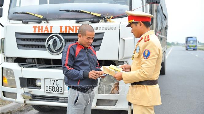 10 ngày, phát hiện 65 lái xe dương tính với ma túy