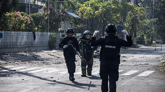 Indonesia: 15 người thương vong trong 3 vụ đánh bom nhà thờ