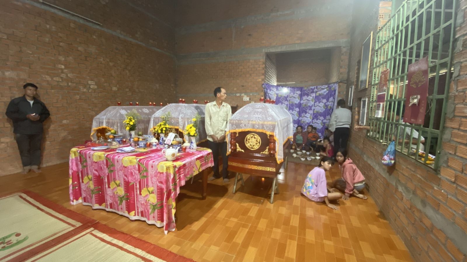Ba anh em trong một gia đình đuối nước thương tâm