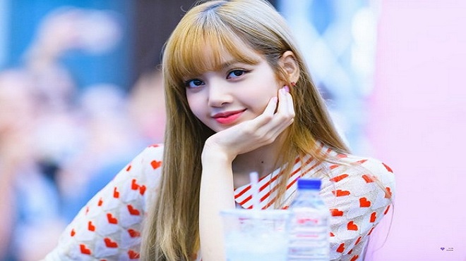 BLINK khẳng định không ai chiều fan như Lisa Blackpink