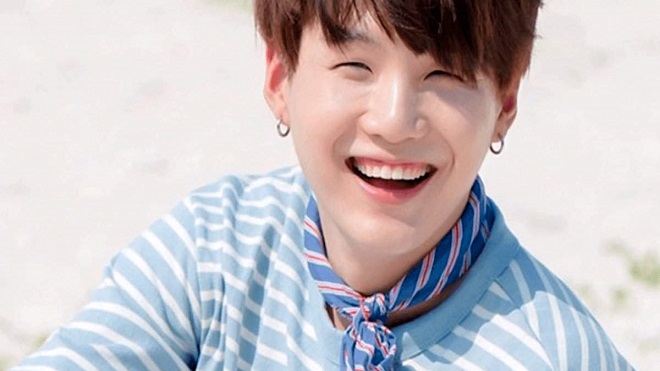 Mừng sinh nhật Suga BTS: 10 khoảnh khắc chạm tới trái tim ARMY của chàng rapper