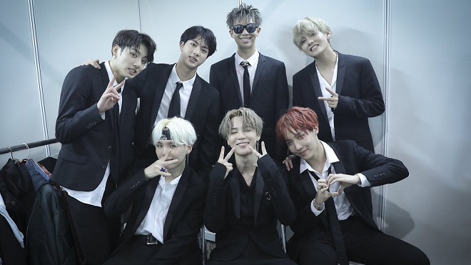 Hai màn trình diễn 'đi vào lịch sử' Kpop của BTS