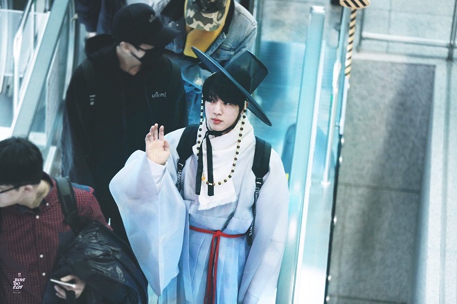 BTS, Jin, Suga, BTS 2020, BTS mặc Hanbok, BTS tin tức, BTS mặc hanbok cách tân, BTS MV, BTS biểu diễn, BTS video, BTS MV, AgustD, BTS IDOL, BTS ảnh sân bay, BTS MMA 2018