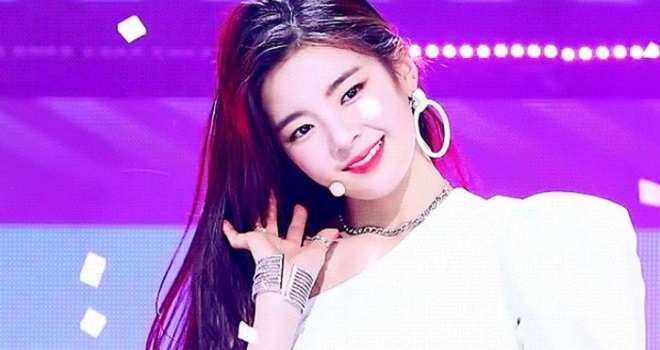 4 nữ thần Kpop sang chảnh như con gái tài phiệt, Jennie, Blackpink, Mina, Twice, ITZY, Lia, Gidle, minnie, nữ thần Kpop, Jennie gif, mina gif, Jennie blackpink ảnh đẹp