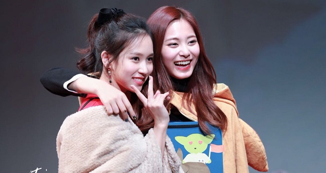 Twice, Mina, Nayeon, Tzuyu, Twice 2020, ảnh Twice, Mina Tzuyu, bộ đôi nhan sắc của Twice, mina twice, mina tzuyu gif, ảnh mina tzuyu, twice hài hước, twice phỏng vấn