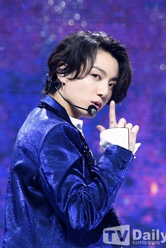 BTS, Jungkook, MMA 2020, Jungkook BTS, ảnh Jungkook, jungkook tóc dài, BTS MMA 2020, BTS ảnh tóc dài, bts ảnh đẹp, bts giải thưởng, bts biểu diễn, ARMY, BTS Jungkook tóc 