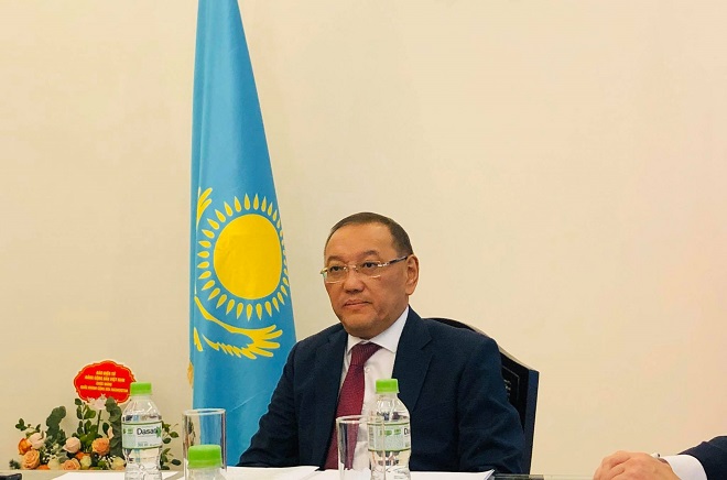 Kazakhstan, Phim sử thi, Thanh kiếm Kim cương, hợp tác hai nước, đại sứ quán Kazakhstan, Những lời răn của Abai