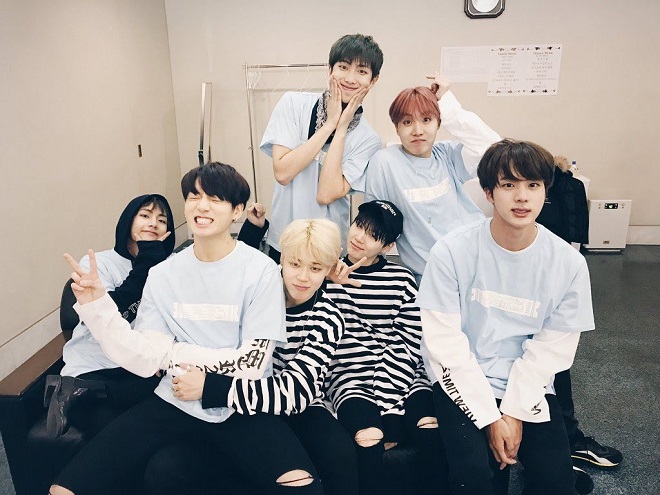 BTS, Jungkook, V, RM, Jin, Suga, J-Hope, Jimin, BTS u mê Jungkook, Taekook, ảnh Jungkook, ảnh BTS, BTS 2020, BTS tin tức, BTS video, BTS tình anh em, BTS yêu thương nhau 