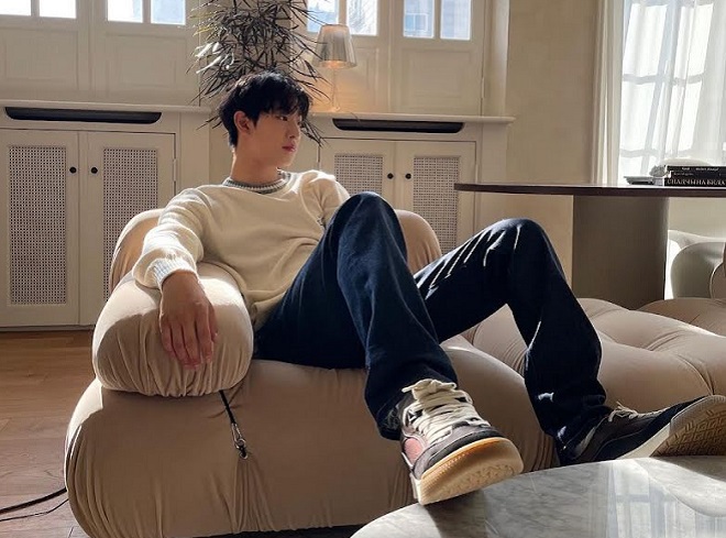 Ahn Hyo Seop, Hẹn hò chốn công sở, DrRomantic, Người thầy y đức, Still 17, Vẫn mãi tuổi 17, Kim Se jeong, Business Proposal, A Time Called You, netflix, ahn hyo seop phim