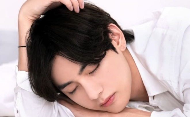 BTS, V BTS, kim taehyung, bts v, v bts dj radio, v bts starry night, v bts dùng thủ ngữ, army, bts thủ ngữ, bts v ảnh, v bts jennie, jennie v, v bts hẹn hò