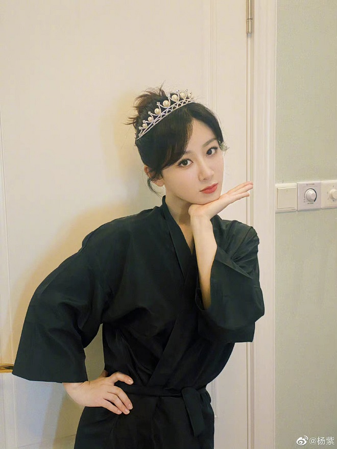 Địch Lệ Nhiệt Ba, Triệu Lệ Dĩnh, Dương Tử, Cúc Tịnh Y, Triệu Lộ Tư, Đường Yên, Ngu Thư Hân, Lưu Diệc Phi, Quan Hiểu Đồng, Cảnh Điềm, nữ thần cbiz, cbiz