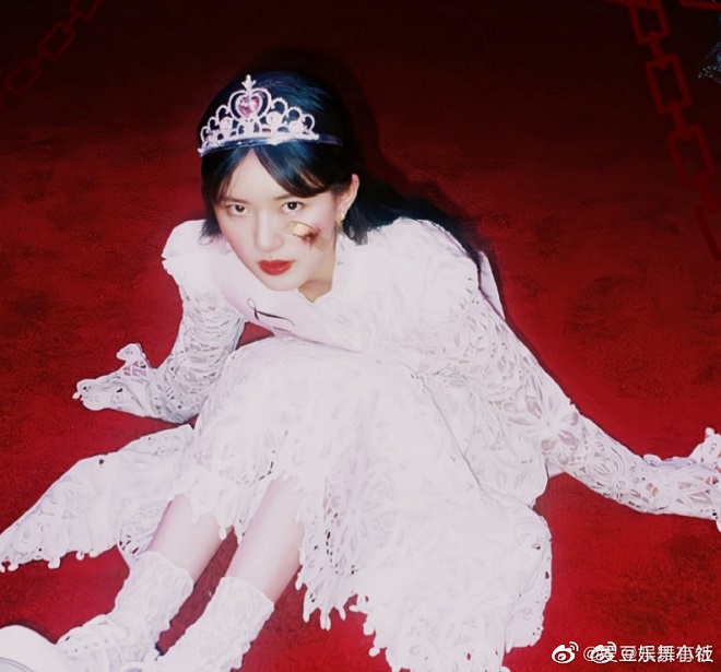 Địch Lệ Nhiệt Ba, Triệu Lệ Dĩnh, Dương Tử, Cúc Tịnh Y, Triệu Lộ Tư, Đường Yên, Ngu Thư Hân, Lưu Diệc Phi, Quan Hiểu Đồng, Cảnh Điềm, nữ thần cbiz, cbiz