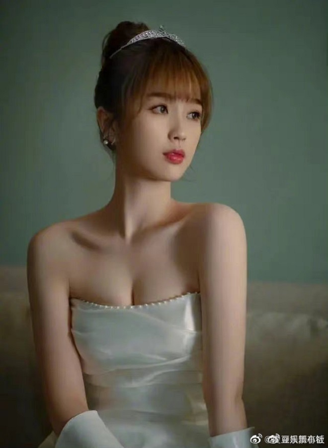 Địch Lệ Nhiệt Ba, Triệu Lệ Dĩnh, Dương Tử, Cúc Tịnh Y, Triệu Lộ Tư, Đường Yên, Ngu Thư Hân, Lưu Diệc Phi, Quan Hiểu Đồng, Cảnh Điềm, nữ thần cbiz, cbiz