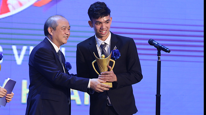 Kình ngư Huy Hoàng được tôn vinh ở Cúp Chiến thắng 2019