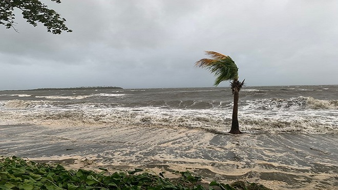 Bão Sarai áp sát Fiji, cảnh báo nguy cơ lũ quét