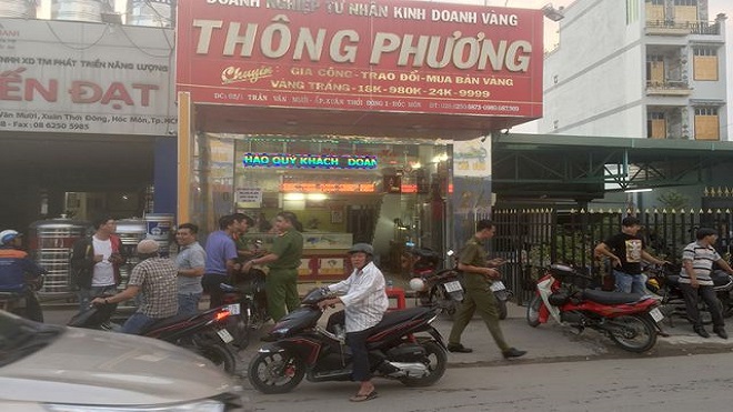 Thành phố Hồ Chí Minh: Điều tra vụ nghi dùng súng cướp tiệm vàng ở huyện Hóc Môn