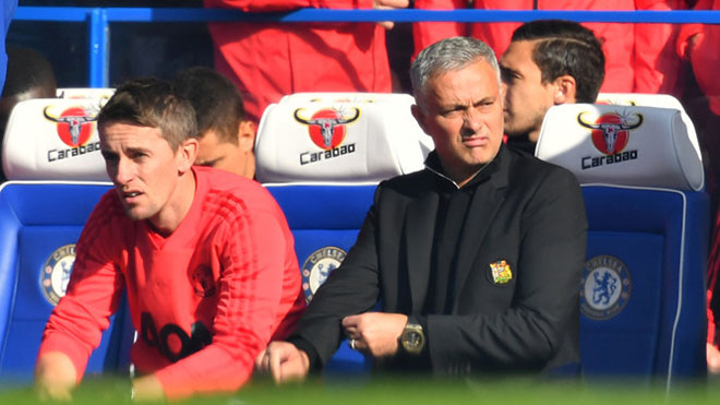 TIN HOT M.U 22/10: Mourinho truy tìm nội gián. Phá kỷ lục mua ‘hòn đá tảng’ Serie A