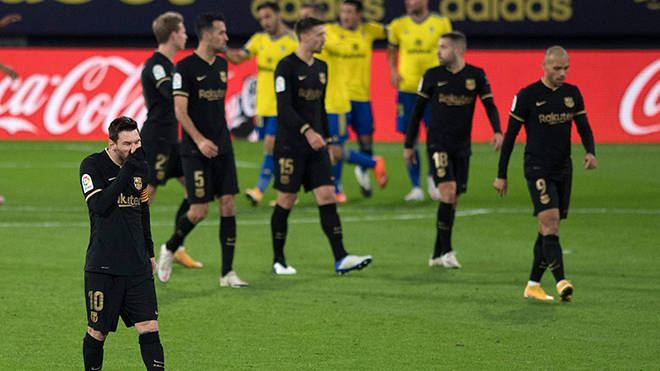 Cadiz 2-1 Barcelona: Hàng thủ mắc sai lầm, Barcelona bại trận cay đắng