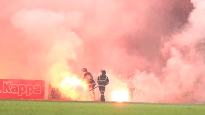 Bóng đá Việt Nam tối 25/4: Hà Nội FC khiếu nại án 'treo sân', bầu Đệ trở lại 'cứu' CLB Thanh Hóa