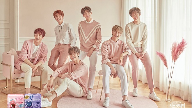 Xem lần đầu nhóm nhạc nam thần tượng KPop quảng cáo băng vệ sinh