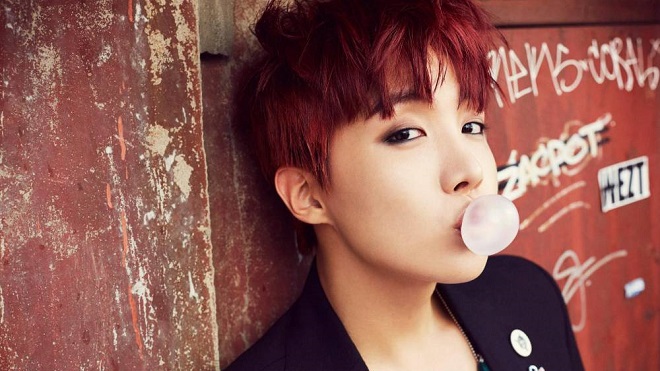 Fan 'điên cuồng' chờ J-Hope của BTS rút bầu tâm can