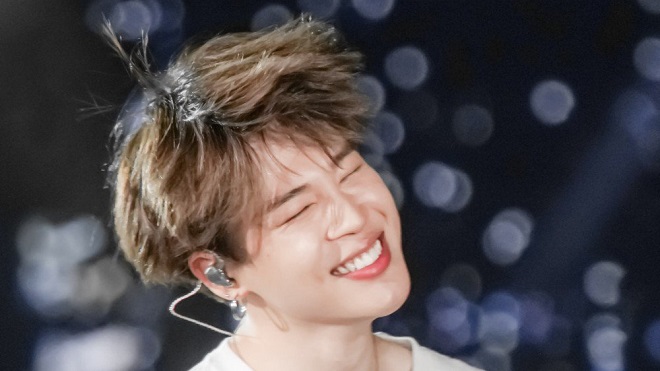 Jimin BTS như hoàng tử gió trong lần tái xuất này