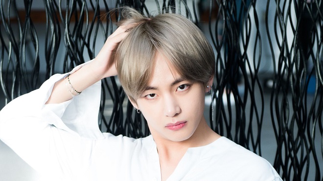 V BTS gây bấn loạn với tạo hình tựa nam thần trong tương lai