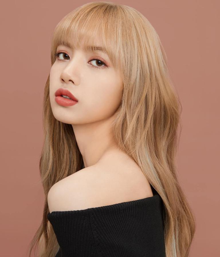 Lisa, Blackpink, Lisa chụp ảnh quảng cáo, Lisa đẹp phi thực, Lisa ảnh Moonshot, Lisa xinh đẹp