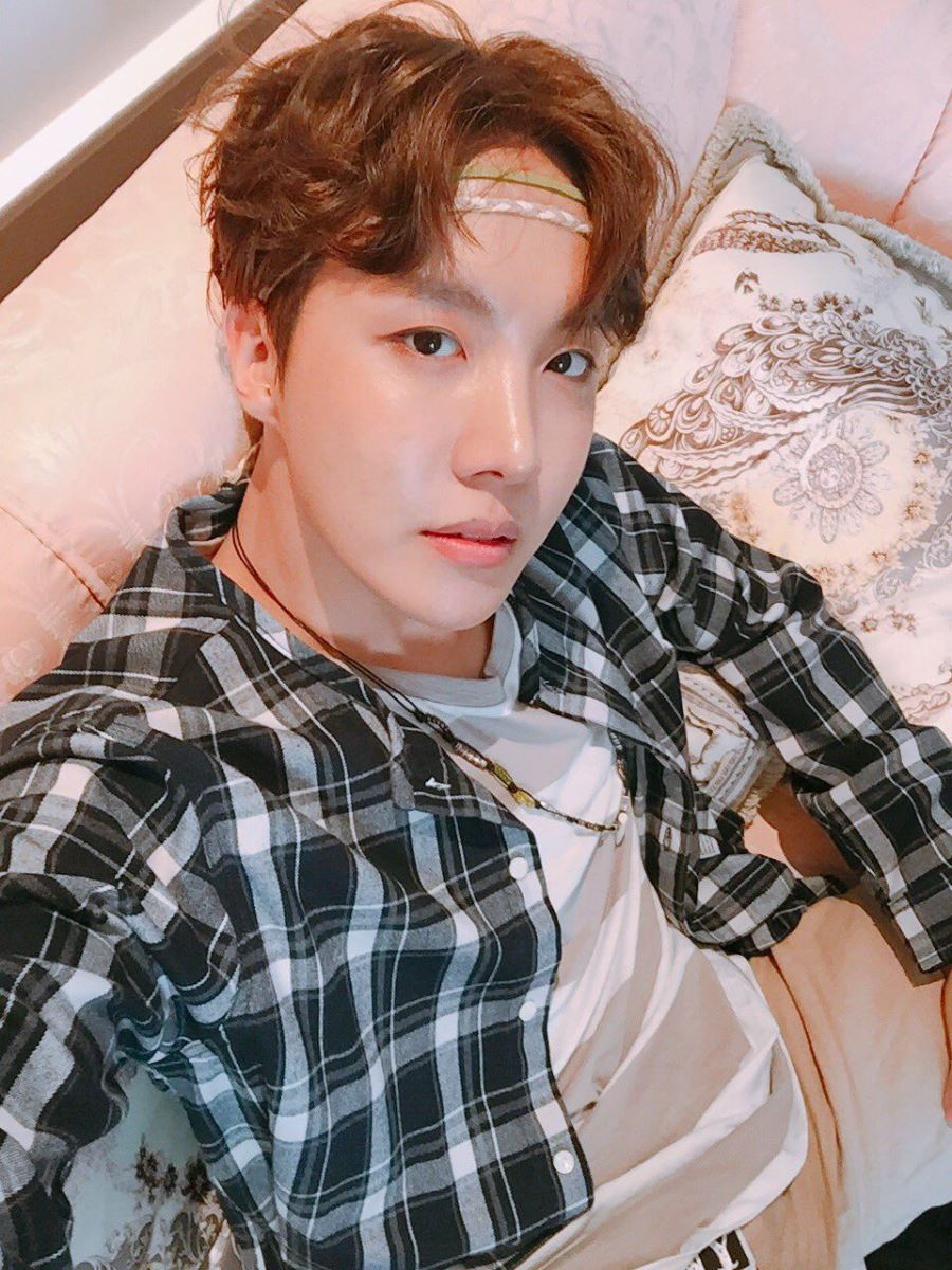 J-Hope BTS, J-Hope lại lên đỉnh trở lại, Hope World của J-Hope, bts, Hope World của J-Hope, ca khúc Hope World, J-Hope lọt BXH Billboard 200