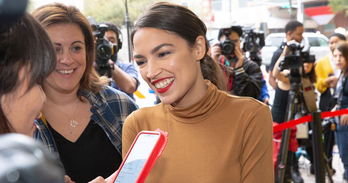 Cardi B, Cardi B ủng hộ Alexandria Ocasio-Cortez thành Tổng thống Mỹ, Bodak Yellow Money Moves, Ocasio-Cortez tranh cử tổng thống, ứng cử tổng thống mỹ, nữ chính trị gia 