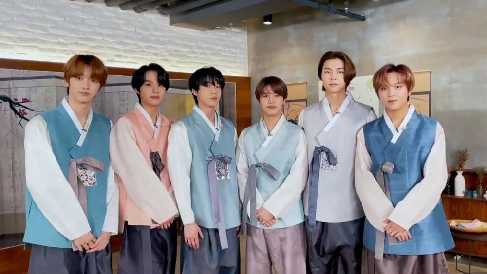 Kpop, BTS, TXT, Tân Sửu, Hanbok, NCT, Kpop đón Tân Sửu, Idol mặc hanbok 2021, Kpop tết nguyên đán, BTS tết tân sửu, BTS tết nguyên đán 2021