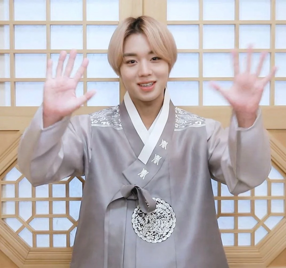 Kpop, BTS, TXT, Tân Sửu, Hanbok, NCT, Kpop đón Tân Sửu, Idol mặc hanbok 2021, Kpop tết nguyên đán, BTS tết tân sửu, BTS tết nguyên đán 2021