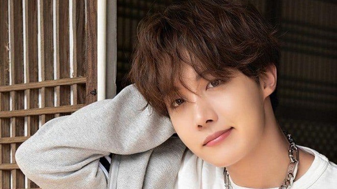 Cảnh sát Mỹ như muốn 'lồi con mắt' vì J-Hope BTS quá đẹp trai