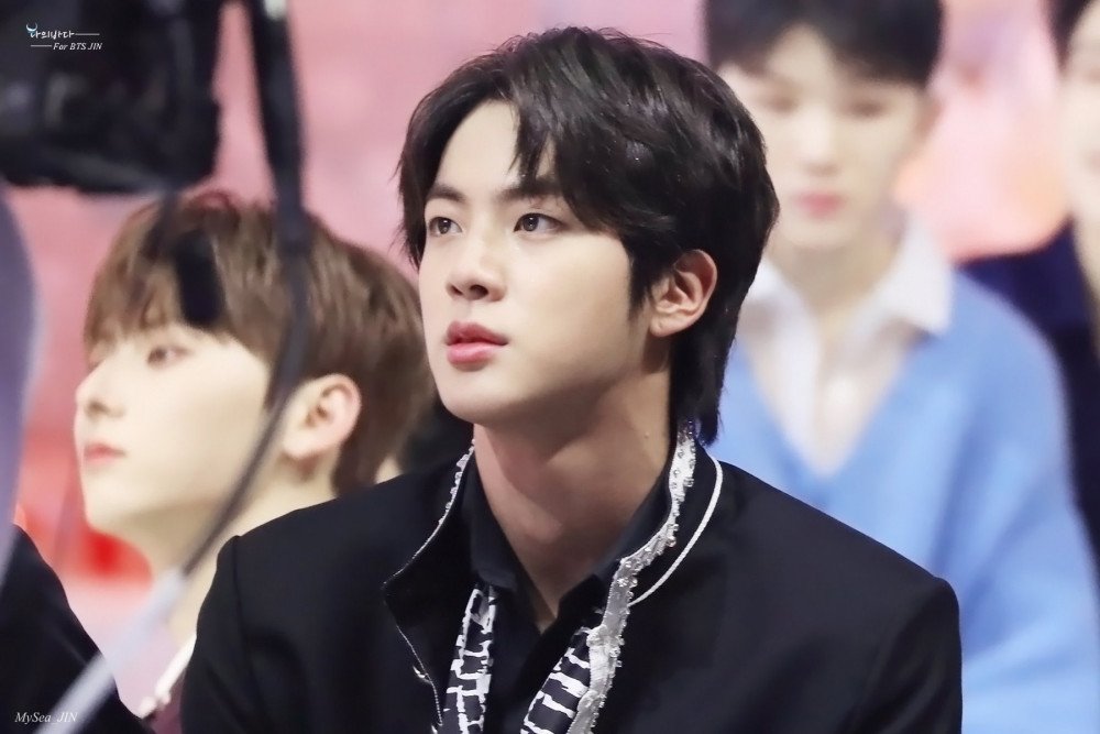 bts, jin, jin 2022, actor jin, diễn viên jin, jin được ca ngợi diễn xuất, jin bts handsome, jin đẹp trai, jin bts hong sangsoo, jungkook, v bts, jimin,