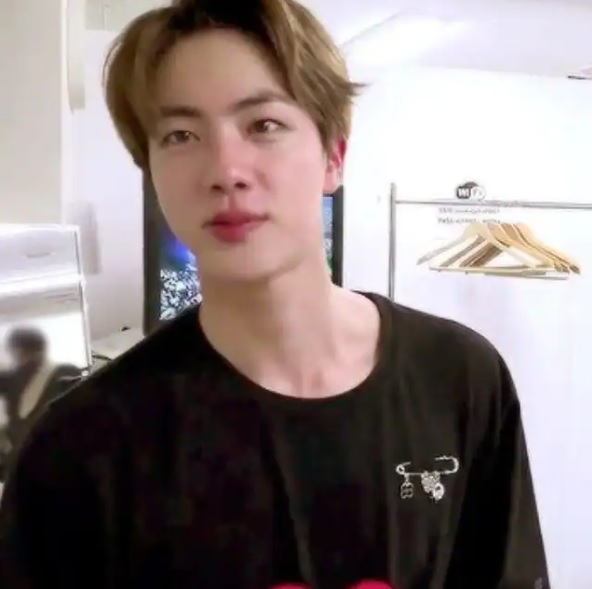 bts, jin, jin 2022, mặt mộc bts, mặt mộc jin bts, jin bts bare face, jin bts handsome, jin bts đẹp trai, jin bts cute, jin bts real life, con người thật jin bts