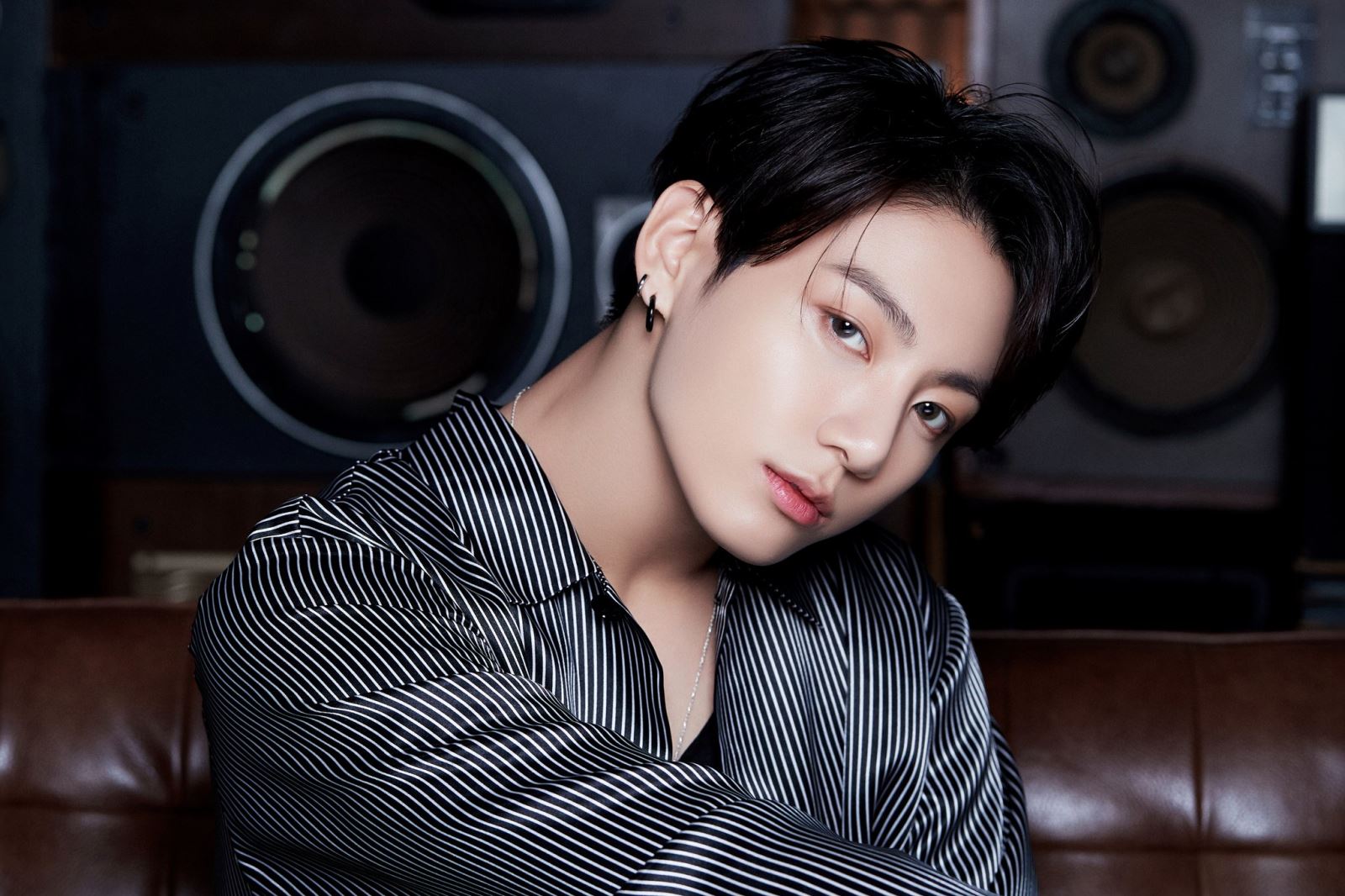 bts, jungkook, jungkook 2022, vừa sang 2022 jungkook đã phá kỷ lục guinness, jungkook guinness, jungkook đẹp trai, jungkook handsome, jungkook instagram