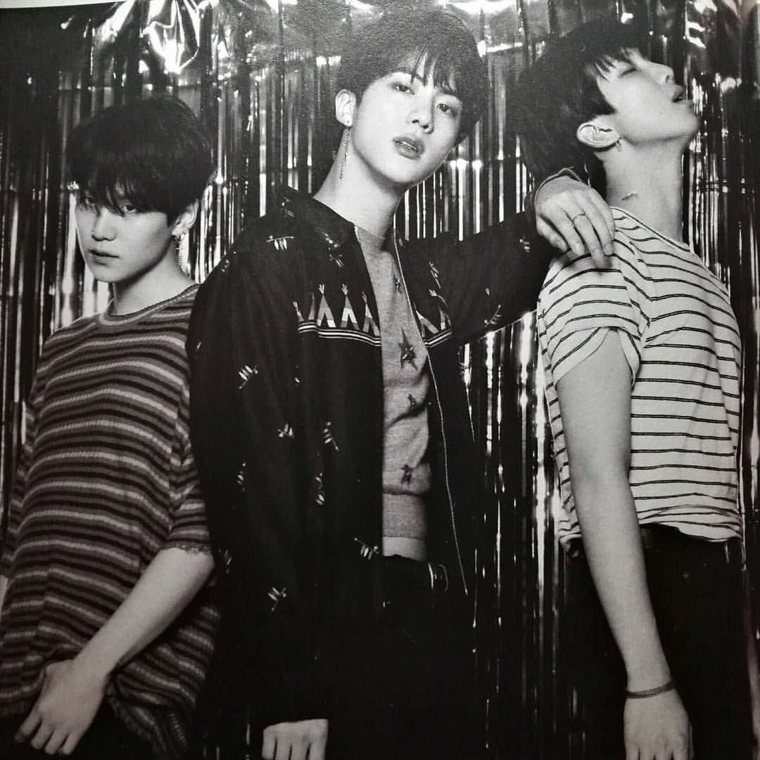 bts, jin, jin 2022, jin bts sexy, jin bts mặc hở, jin croptop, jin sheer, jin áo lưới, jin áo xuyên thấu, jungkook, jimin, v bts, jungkook sexy, jimin sexy, v bts sexy