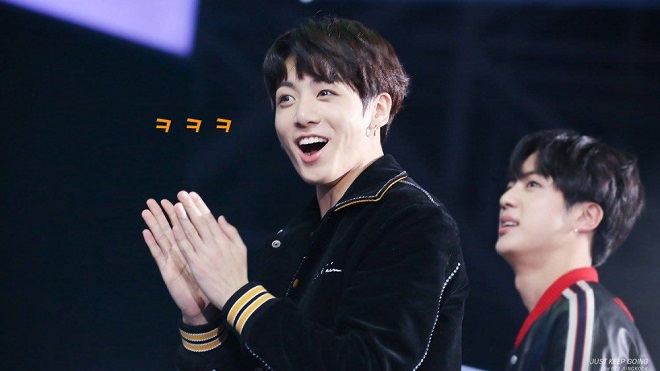 Bị antifan bình luận thô bẩn, Jungkook BTS đáp gì mà ARMY vỗ tay rần rần